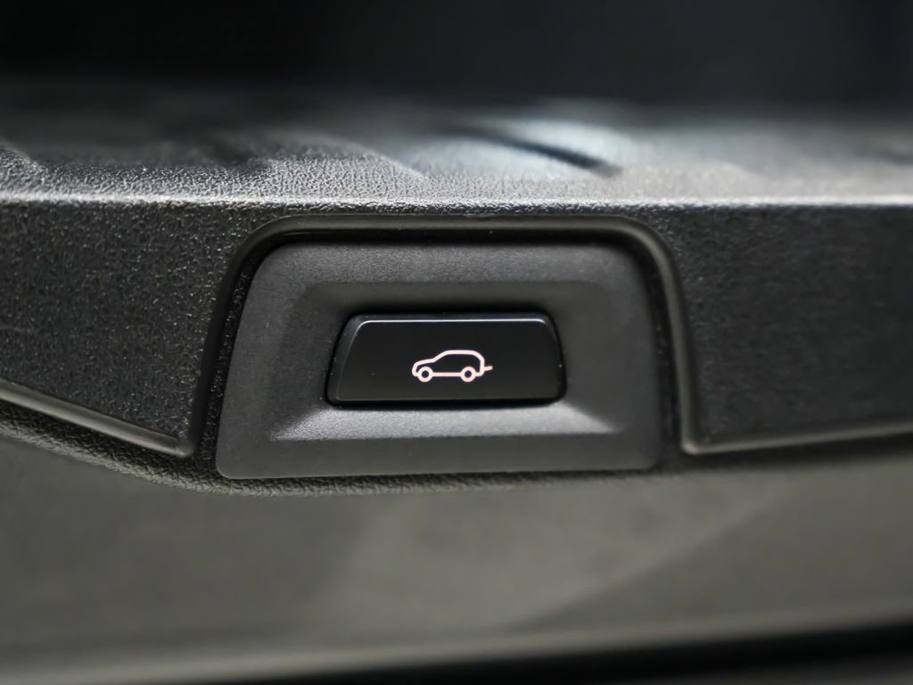 Used 2026 BMW X5 M60i AWD/4WD image 16