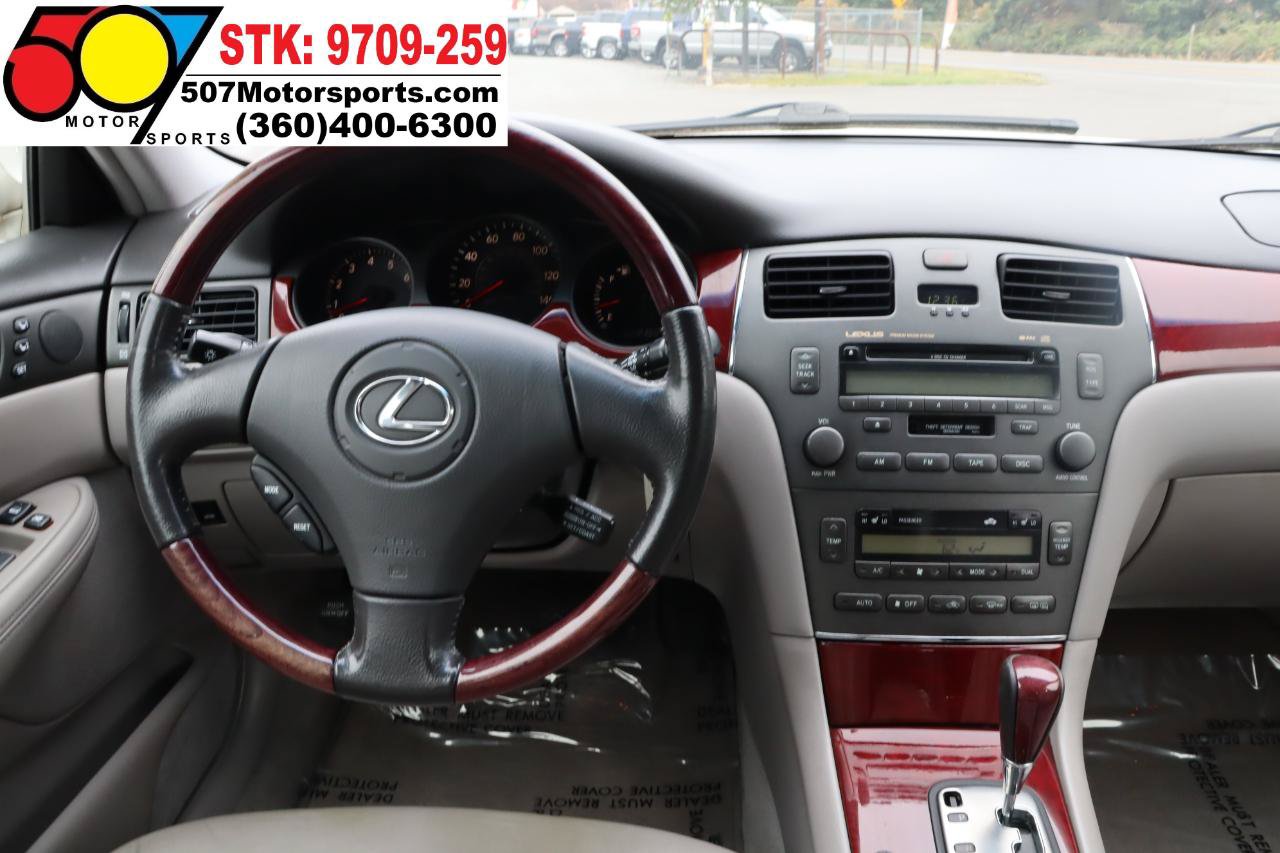 Used 2002 Lexus ES 300 FWD image 16
