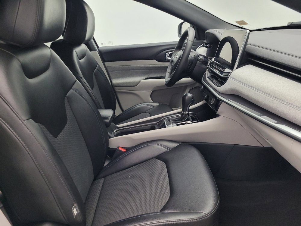 Used 2024 Jeep Compass Latitude image 21