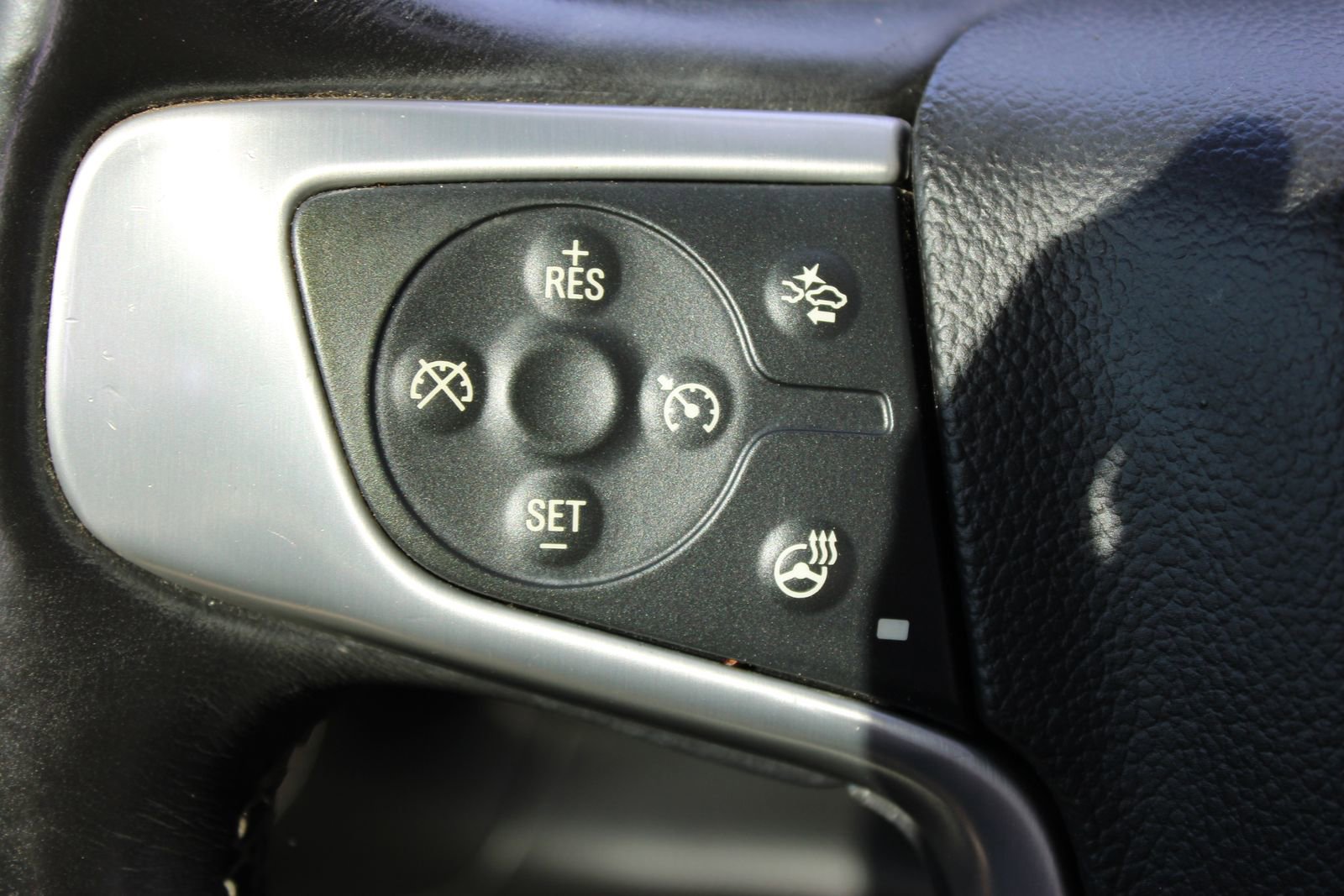 Used 2014 GMC Sierra 1500 SLT w/ SLT Crew Cab Value Package image 19