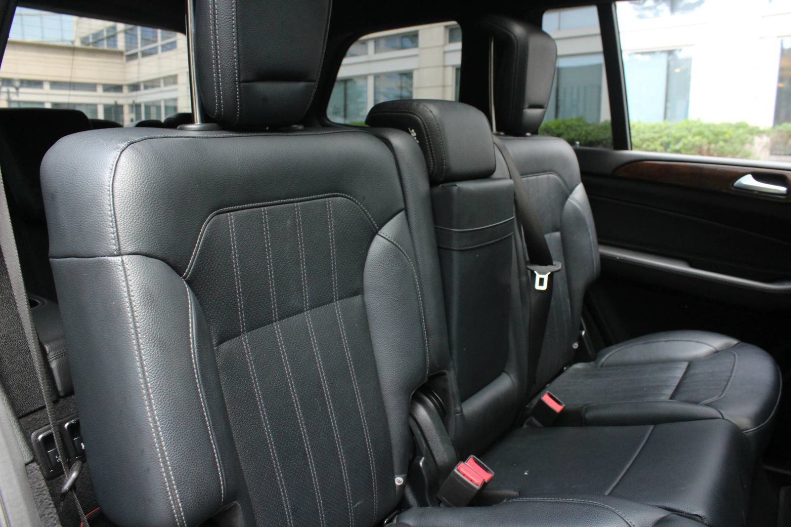 Used 2018 Mercedes-Benz GLS 450 4MATIC w/ Premium Package image 23