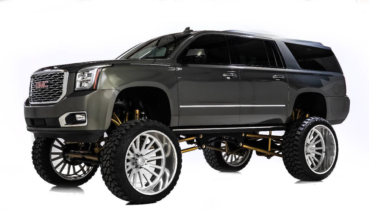 Used 2018 GMC Yukon XL Denali w/ Denali Ultimate Package AWD/4WD image 3