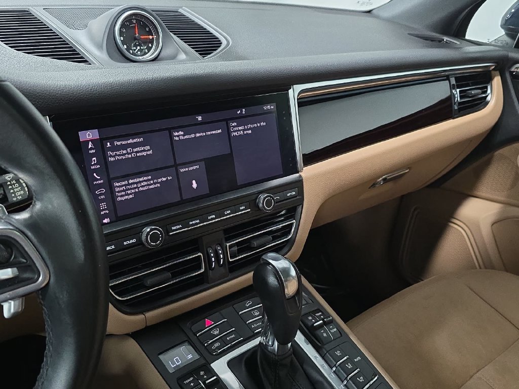 Certified 2019 Porsche Macan AWD/4WD image 15