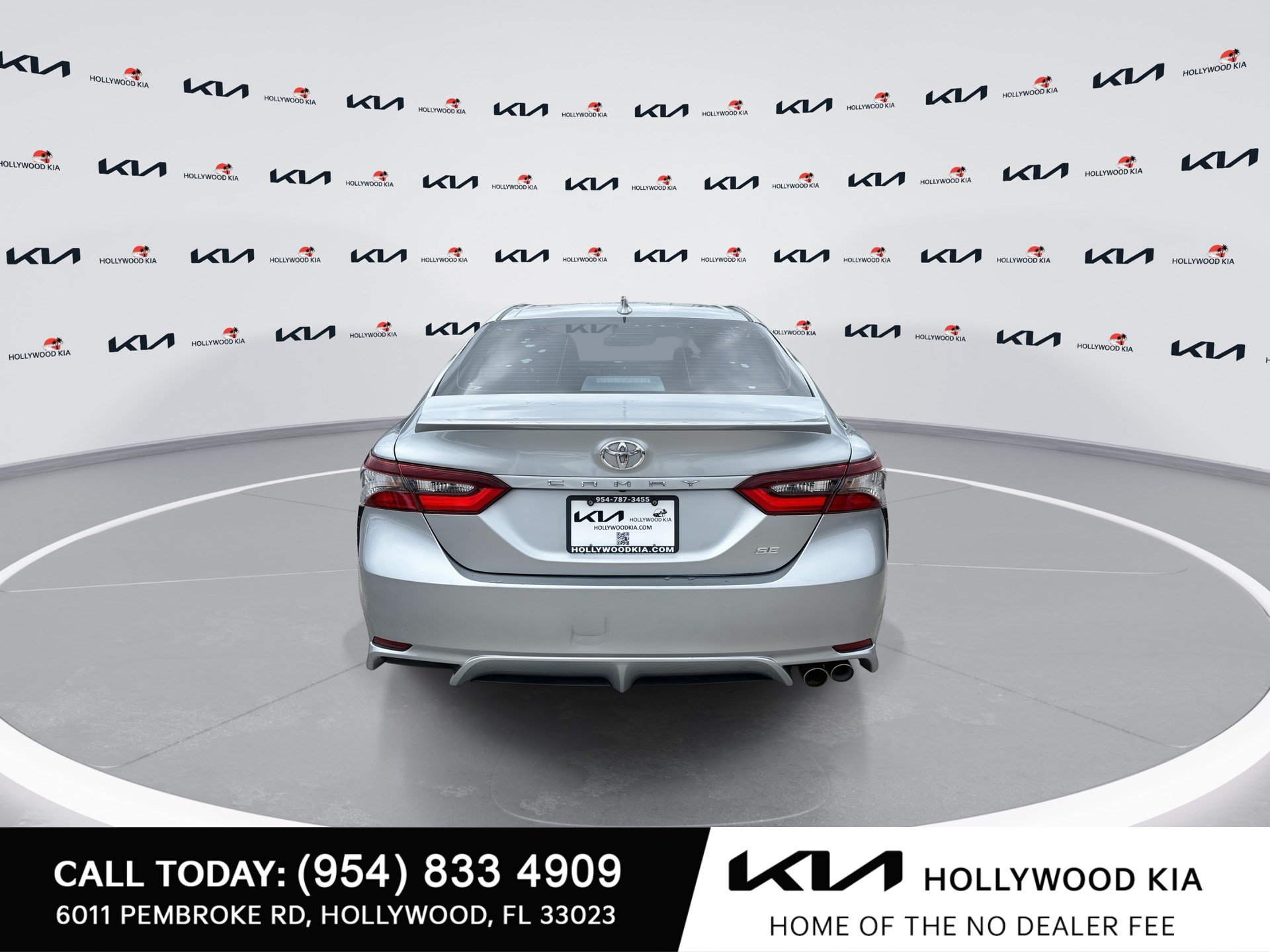Used 2023 Toyota Camry SE FWD image 7
