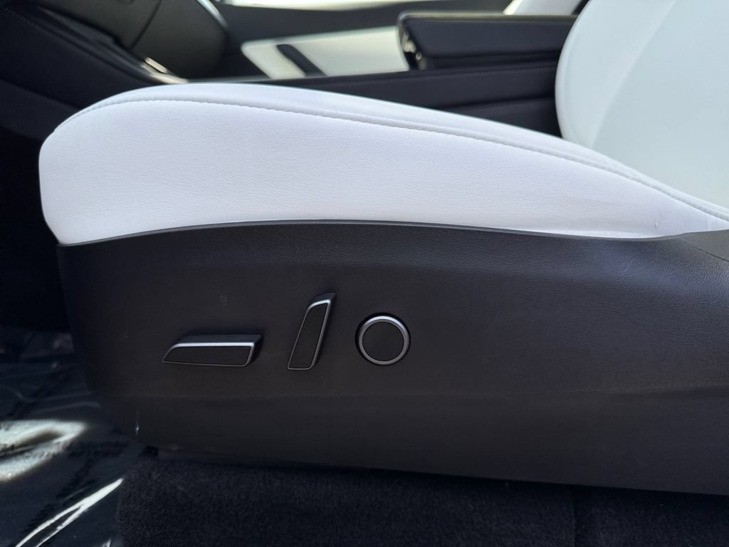 Used 2022 Tesla Model Y Performance AWD/4WD image 10