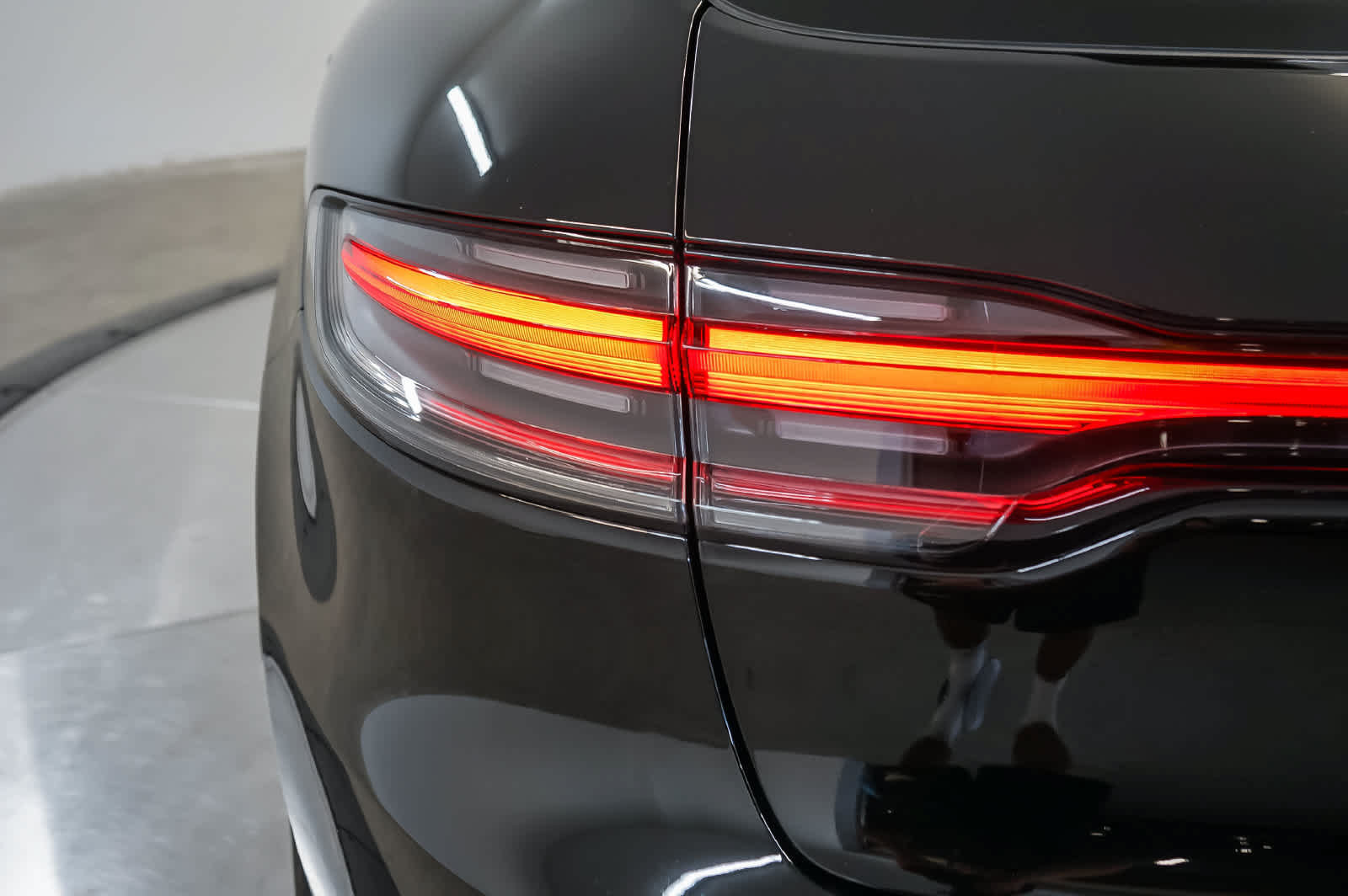 Certified 2026 Porsche Macan Turbo AWD/4WD image 8