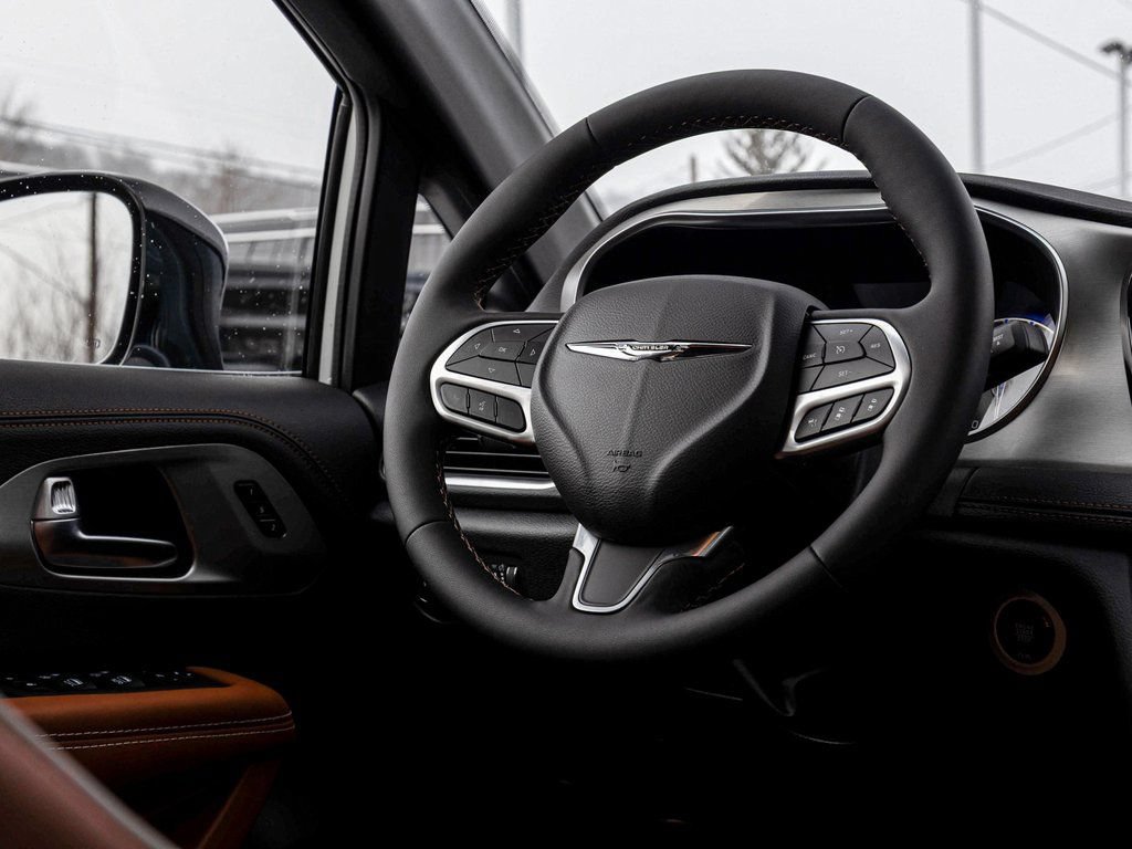 New 2026 Chrysler Pacifica Pinnacle AWD/4WD image 21
