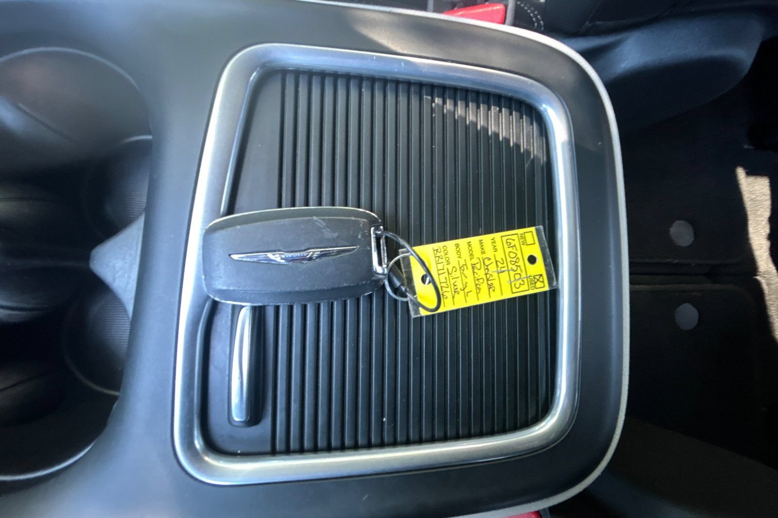 Used 2024 Chrysler Pacifica Touring-L FWD image 28