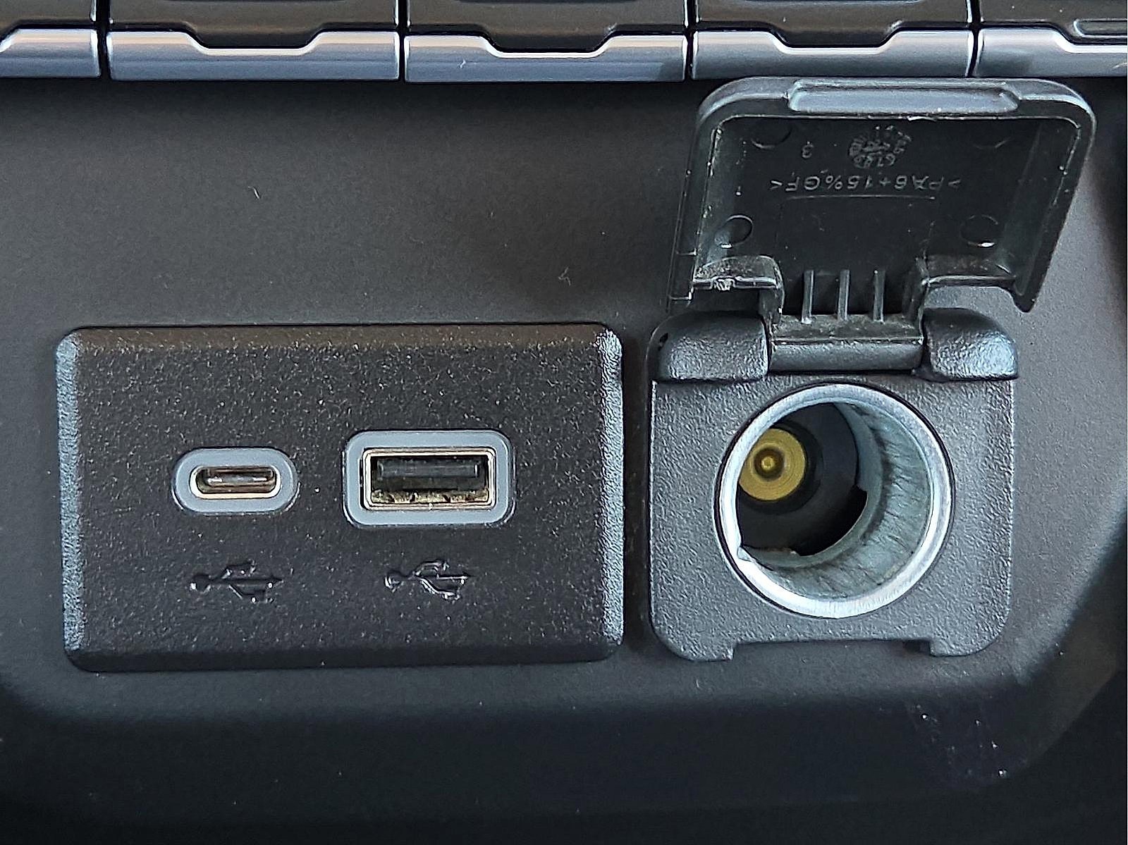 Used 2022 Chevrolet Silverado 2500 Custom w/ Custom Value Package image 18