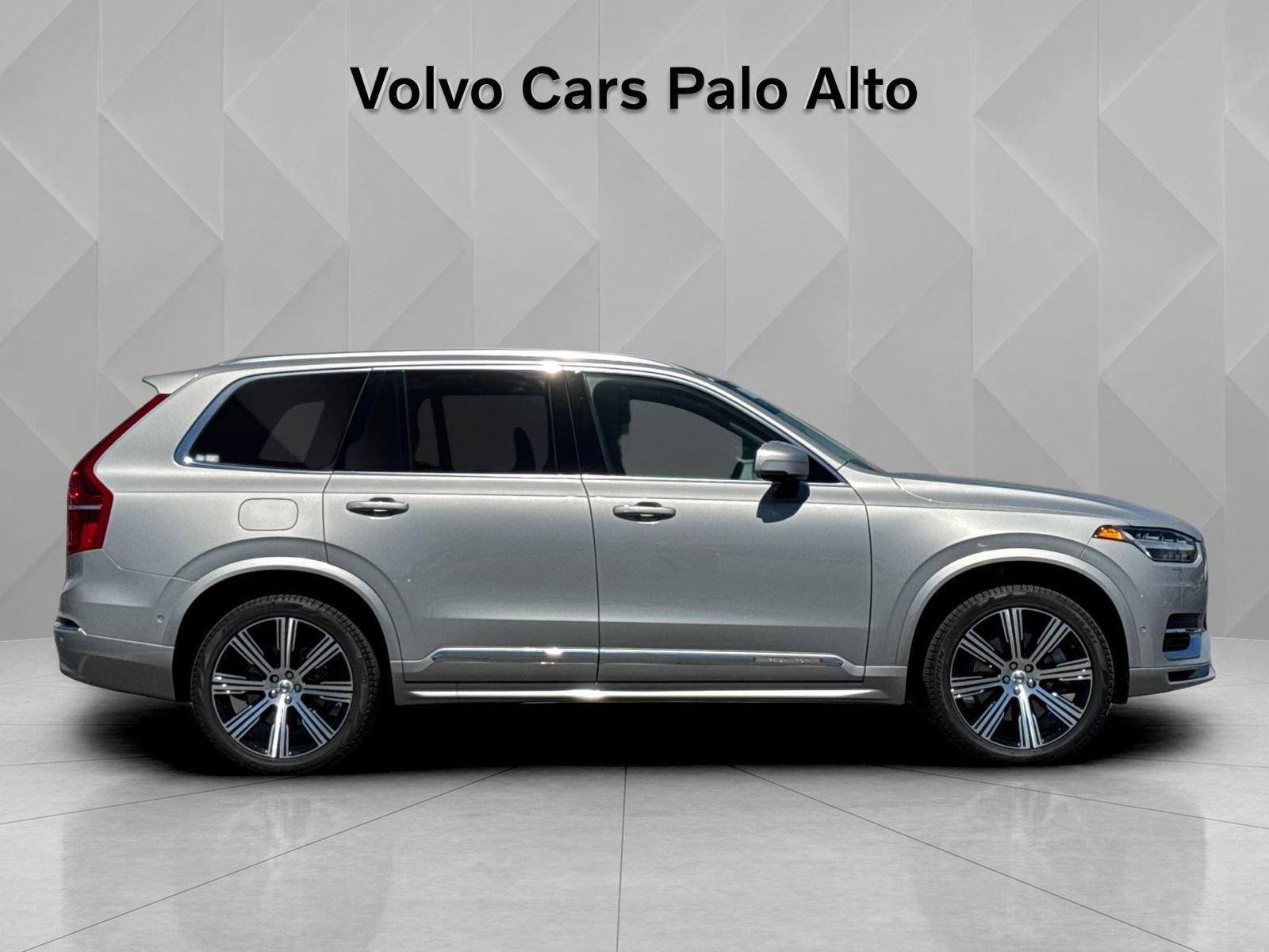 Certified 2024 Volvo XC90 T8 Plus w/ Protection Package Premier AWD/4WD image 12