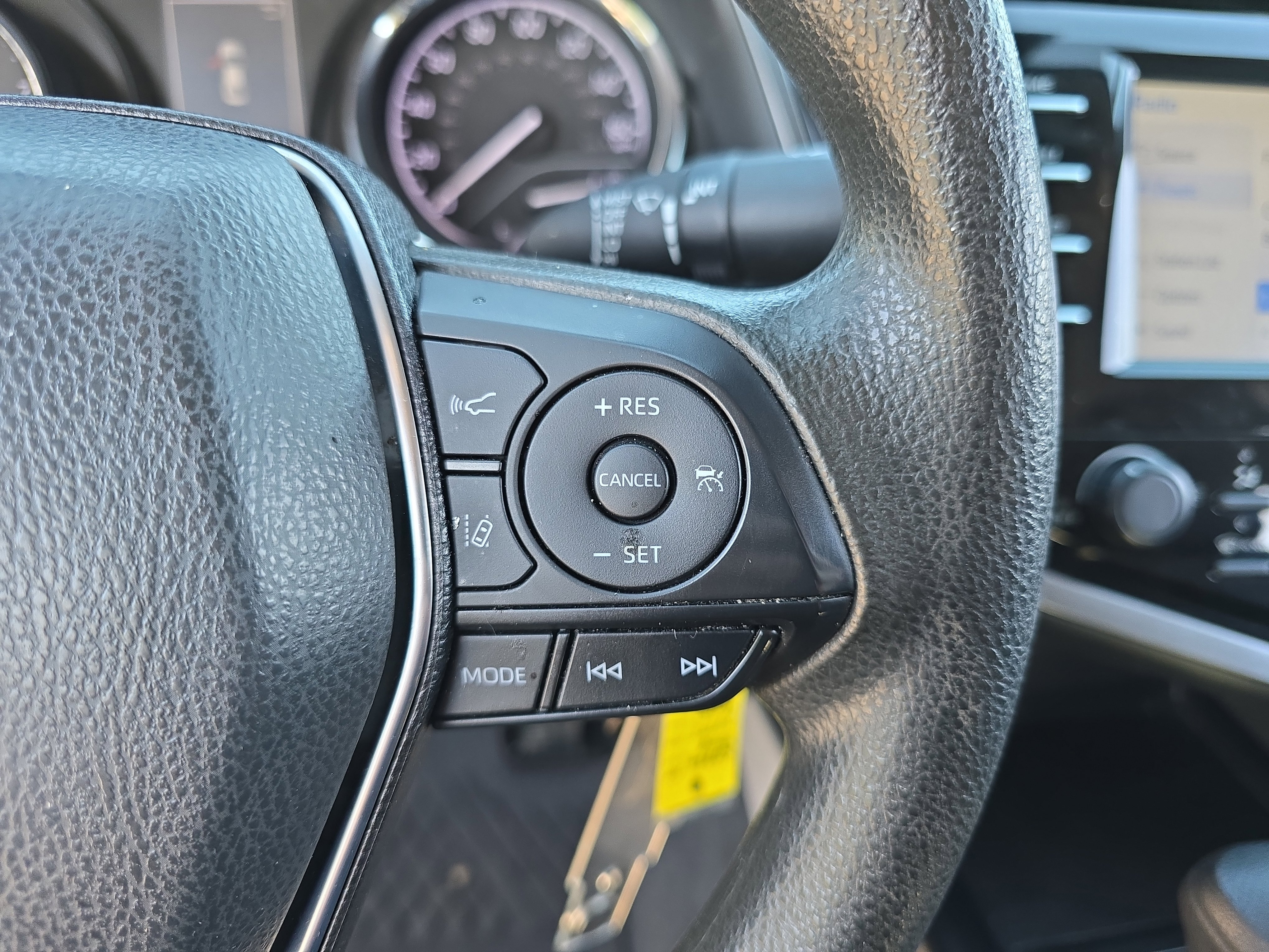 Used 2020 Toyota Camry LE FWD image 17