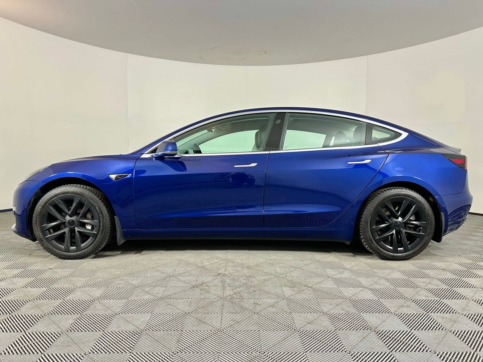Used 2018 Tesla Model 3 Long Range image 18