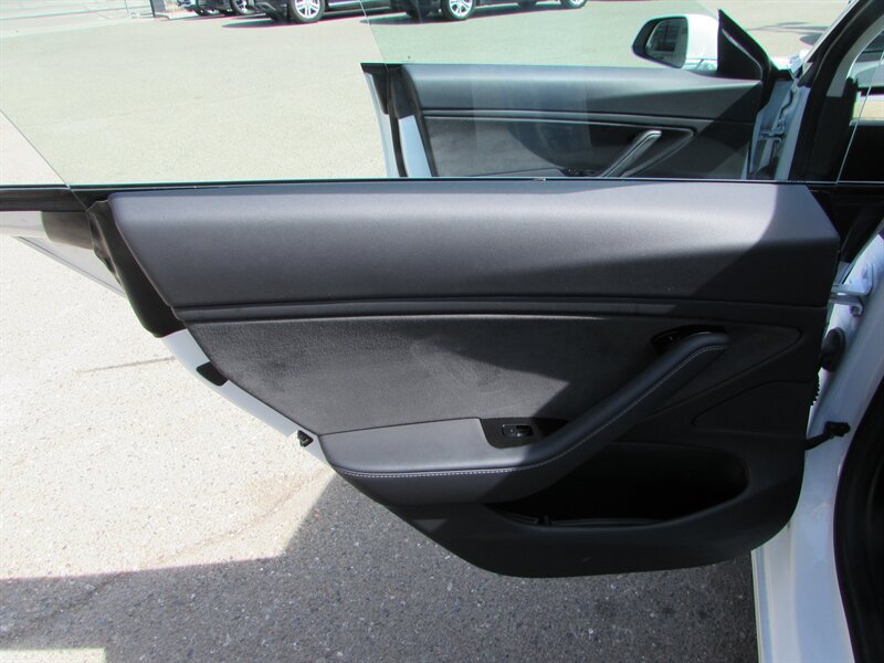 Used 2018 Tesla Model 3 Long Range AWD/4WD image 19