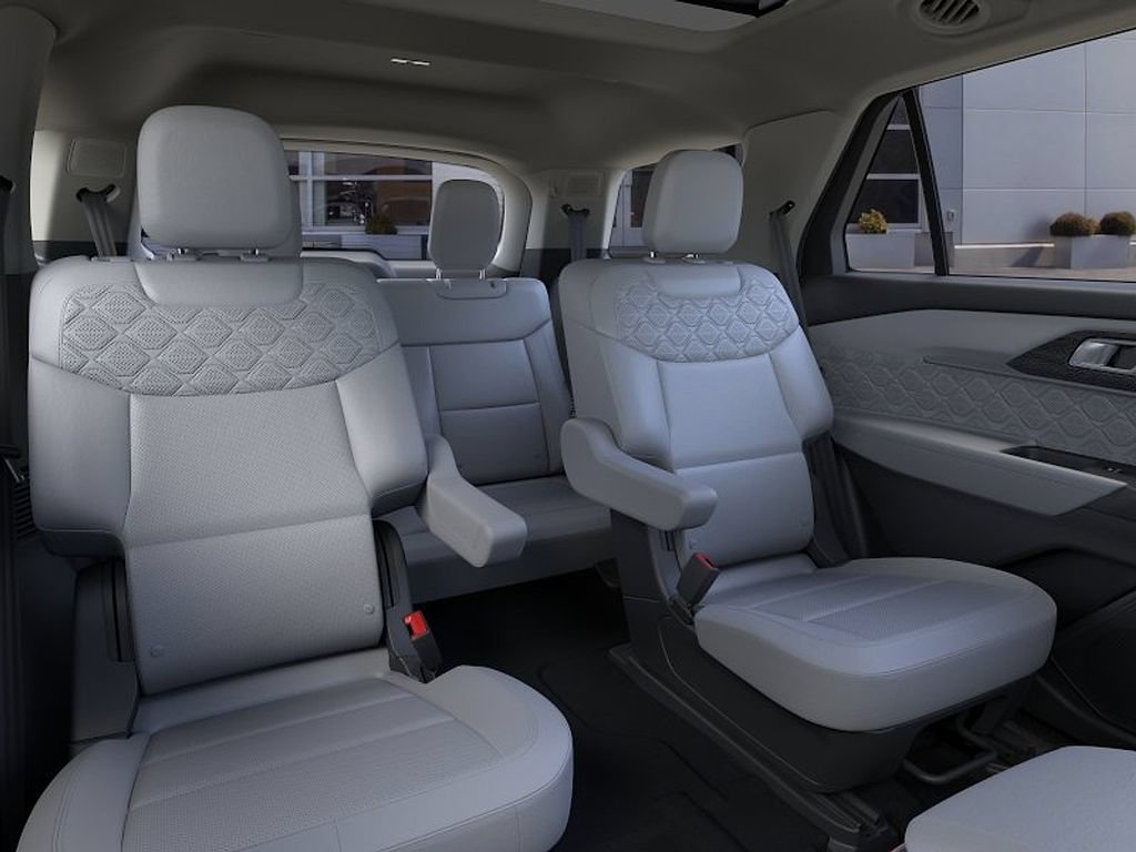New 2026 Ford Explorer Platinum w/ LUX Leather Package AWD/4WD image 11