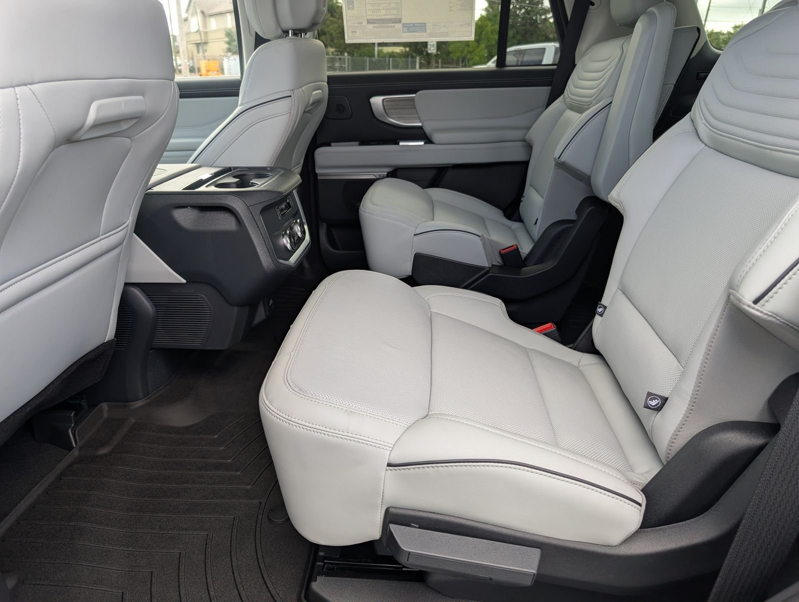 New 2027 Ford Expedition Platinum w/ Platinum Ultimate Package AWD/4WD image 33