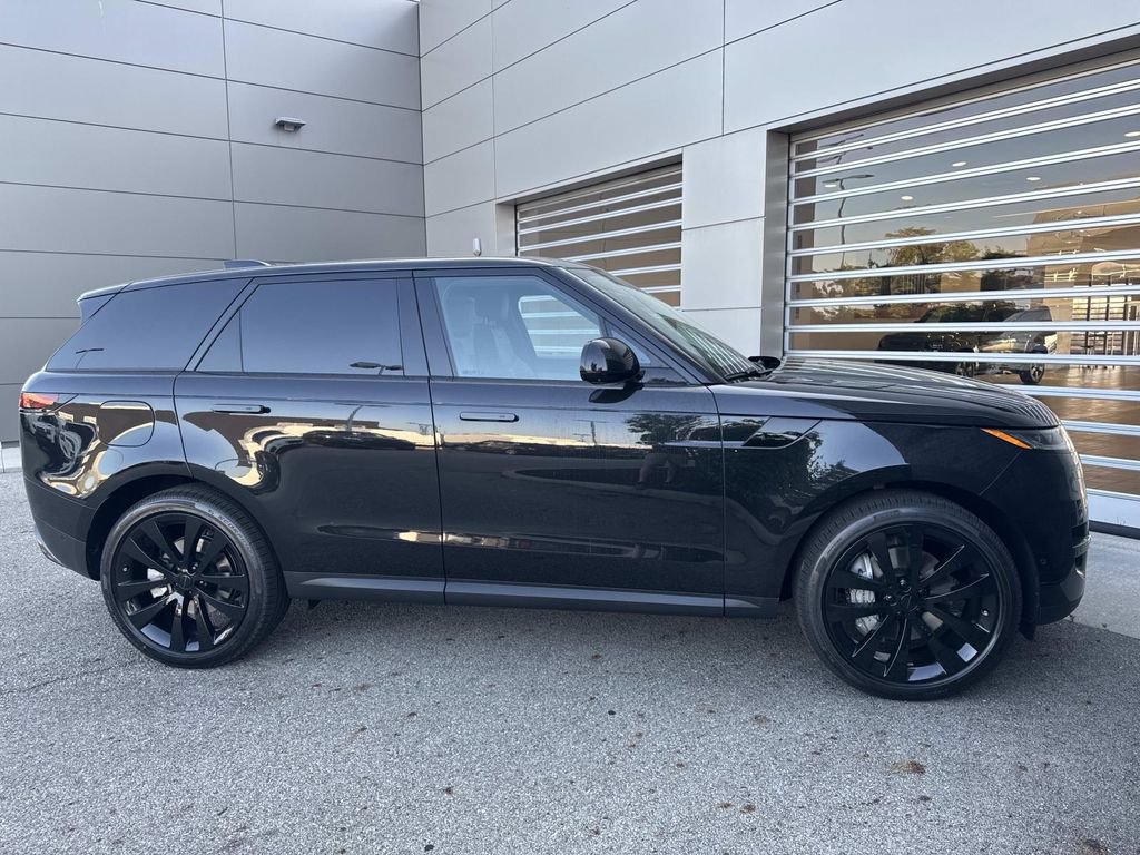 New 2026 Land Rover Range Rover Sport SE AWD/4WD image 8