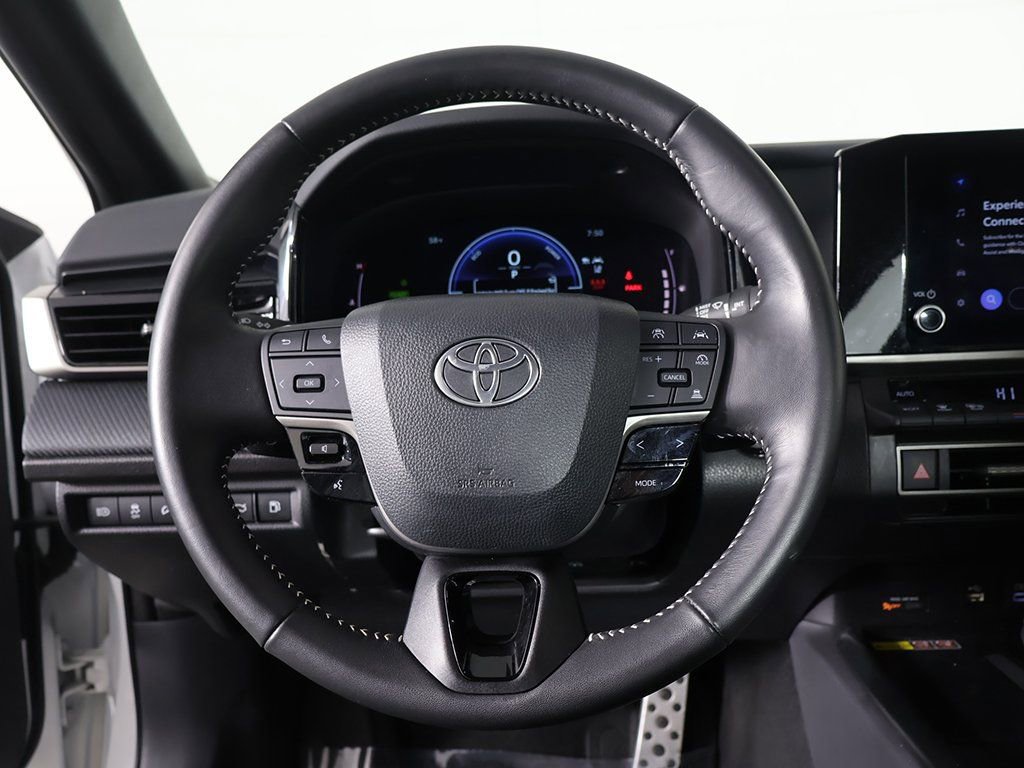 Used 2025 Toyota Camry SE FWD image 34