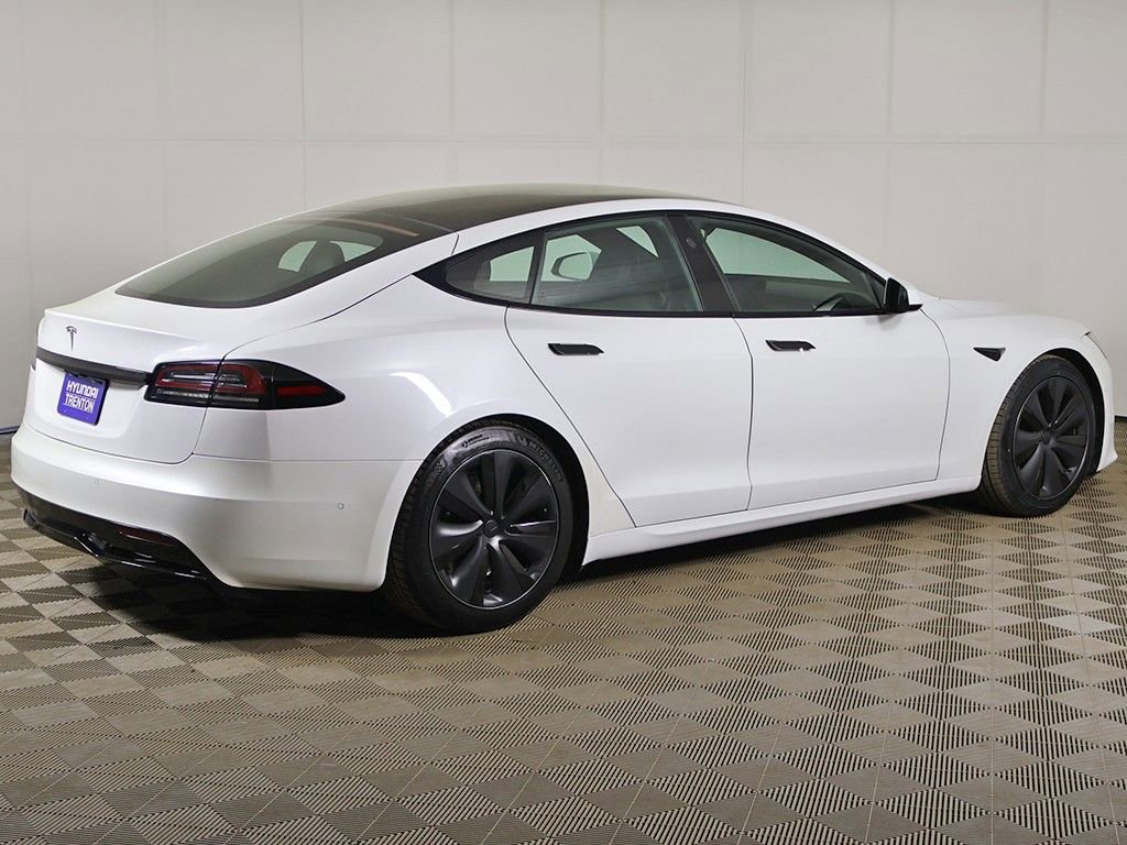 Used 2022 Tesla Model S image 11