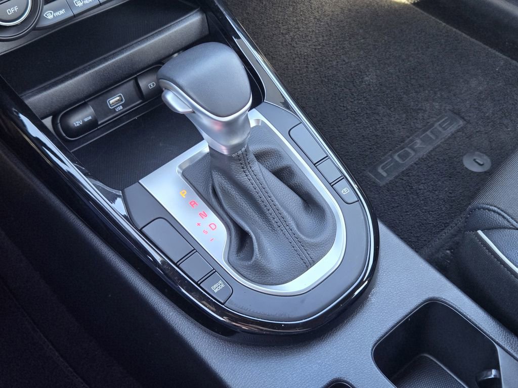 Used 2024 Kia Forte GT-Line image 25