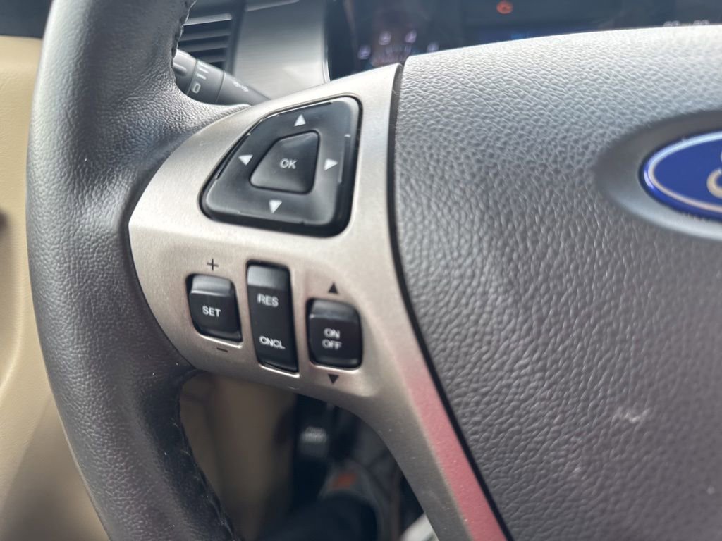 Used 2016 Ford Taurus SEL FWD image 16