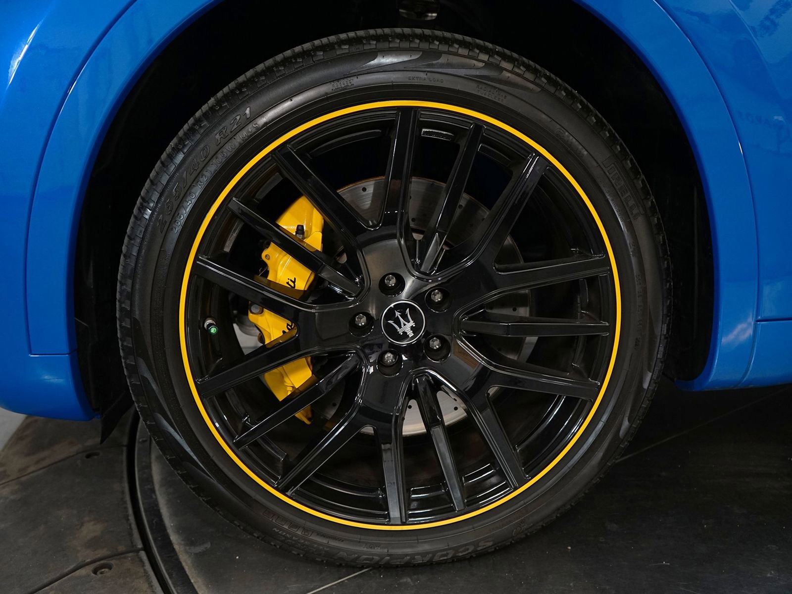 Used 2022 Maserati Levante F Tributo image 9