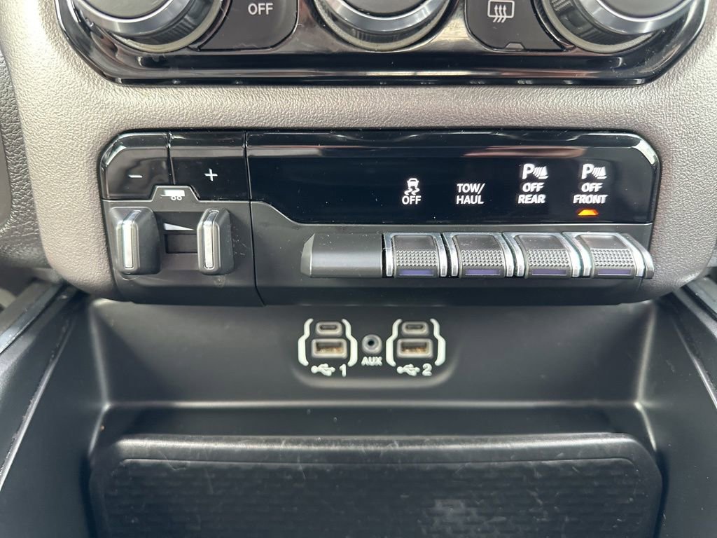 Used 2020 RAM 1500 Laramie w/ Sport Appearance Package image 26