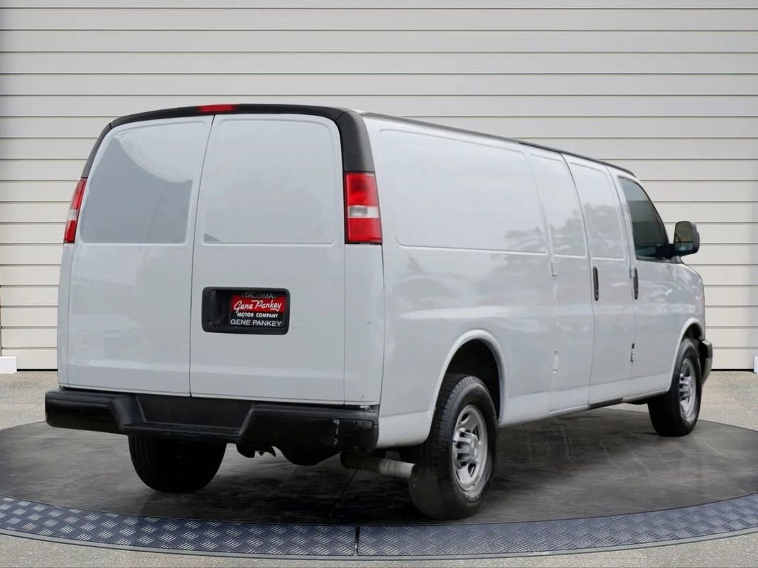 Used 2018 Chevrolet Express 3500 Extended w/ Driver Convenience Package image 7