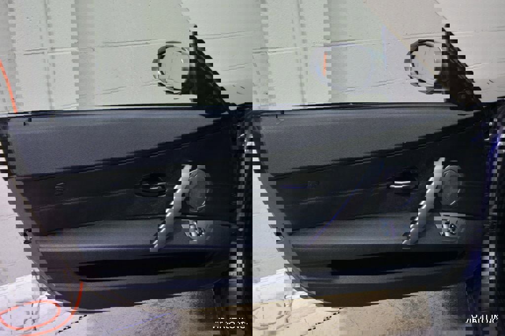 Used 2004 BMW Z4 2.5i image 7