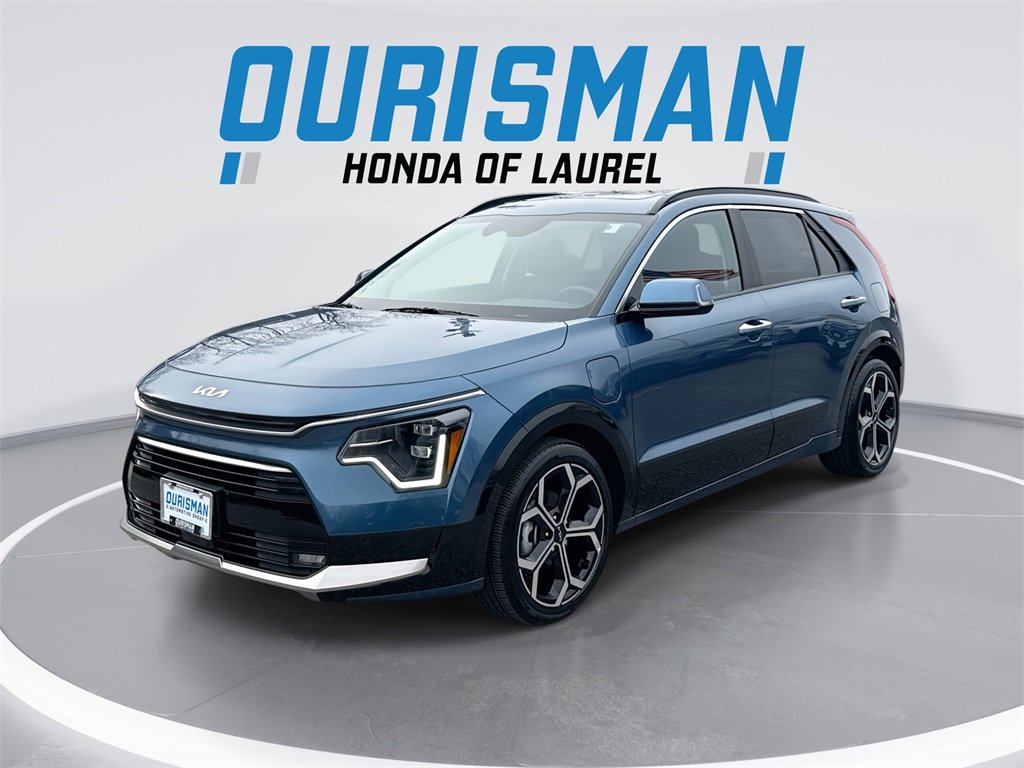 Used 2024 Kia Niro SX Touring