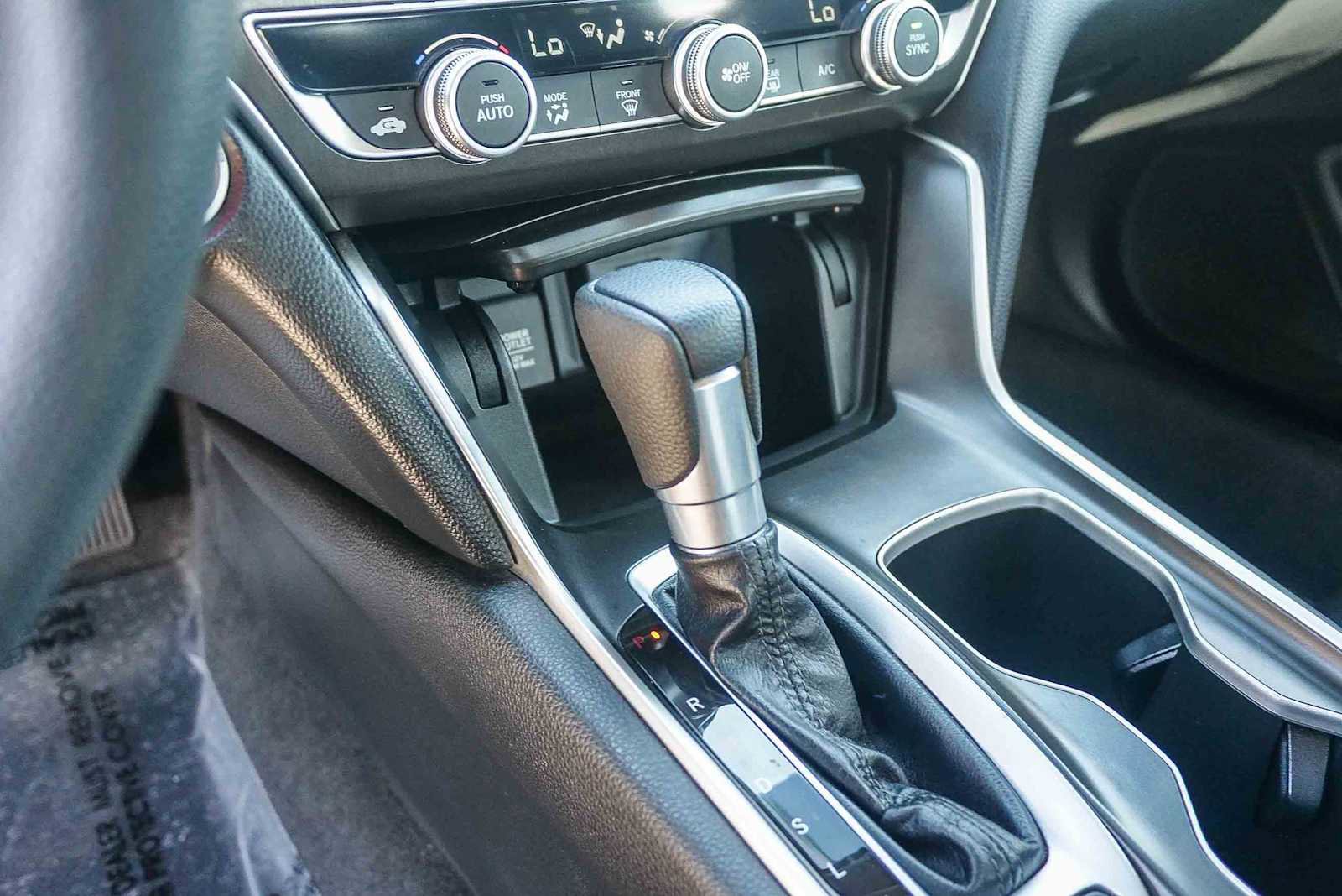 Used 2018 Honda Accord LX image 18