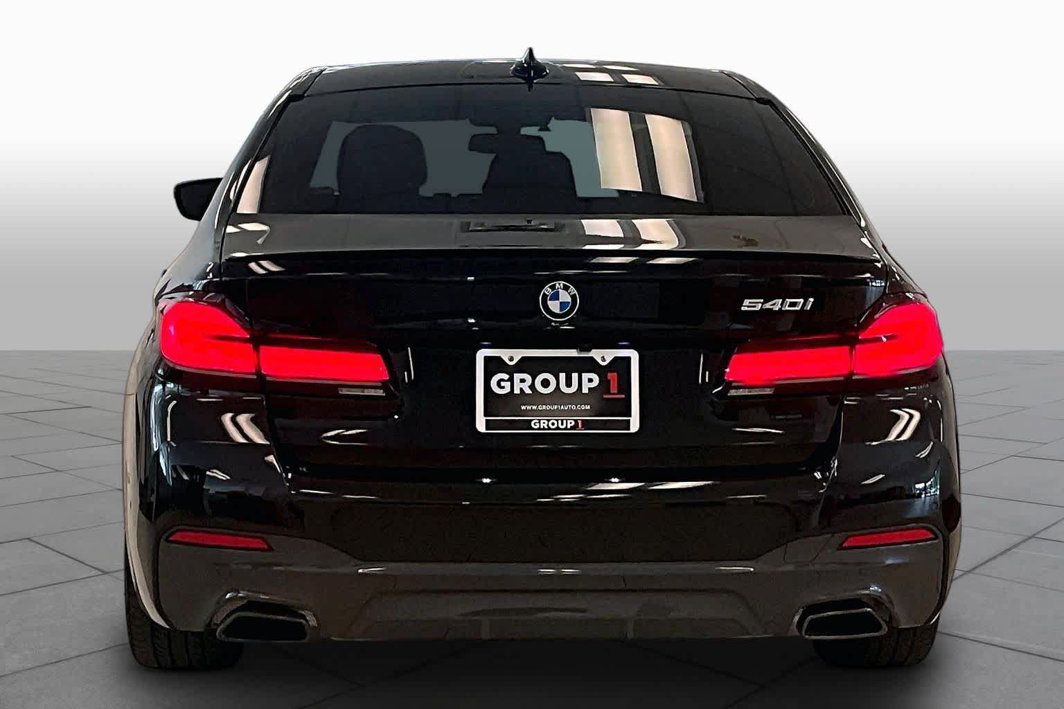 Used 2023 BMW 540i w/ M Sport Package RWD image 4