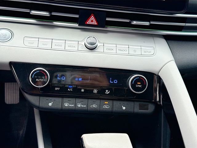 Used 2024 Hyundai Elantra Limited image 16