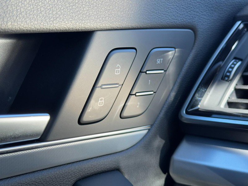 Used 2025 Audi Q5 2.0T Premium w/ Convenience Plus Package image 17