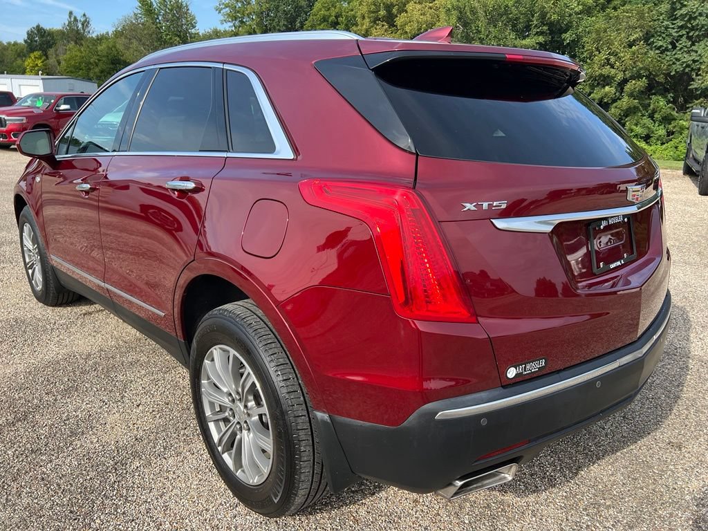 Used 2017 Cadillac XT5 Luxury w/ Driver Awareness Package FWD image 3