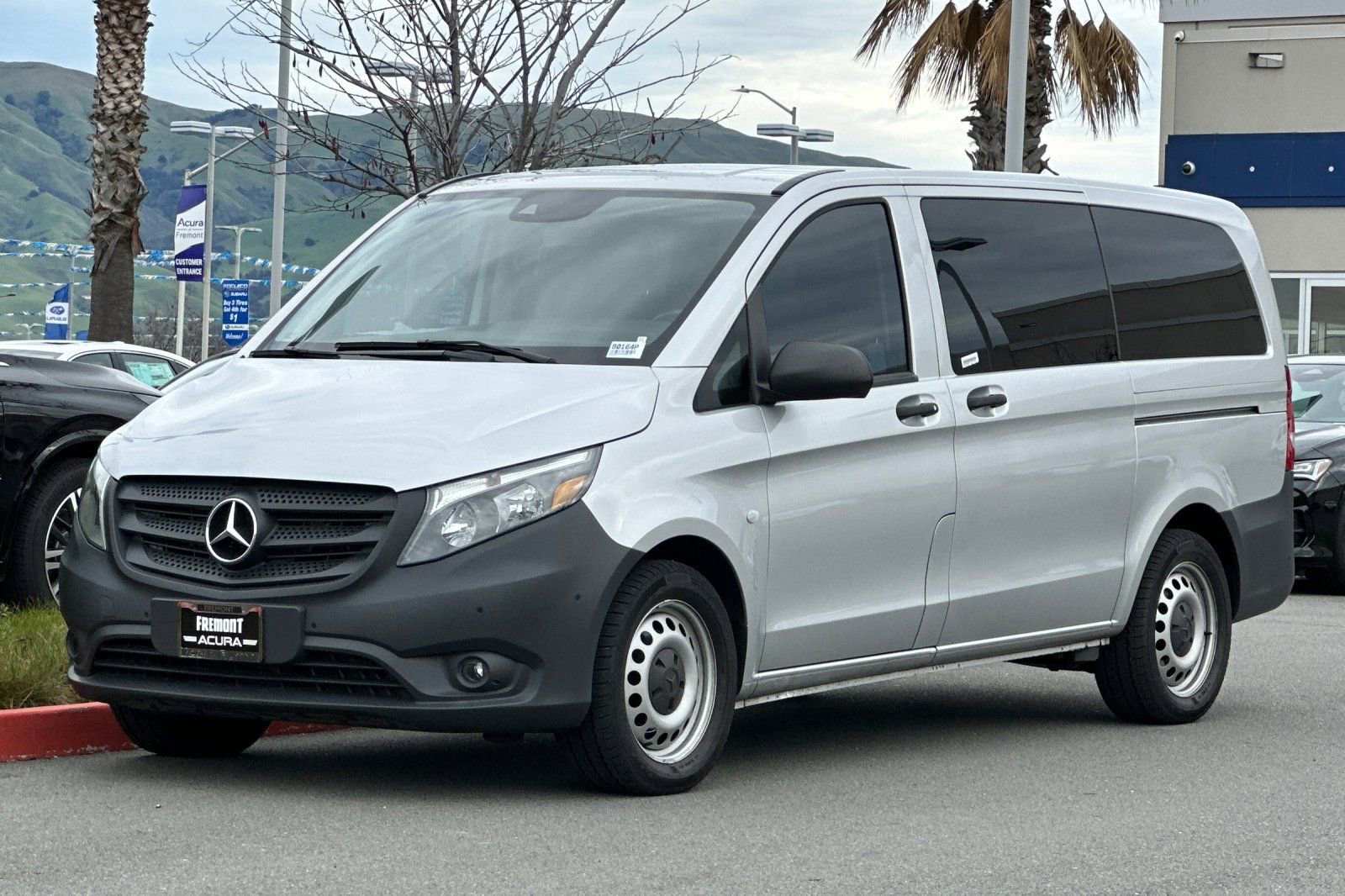 Used 2016 Mercedes-Benz Metris Passenger image 8