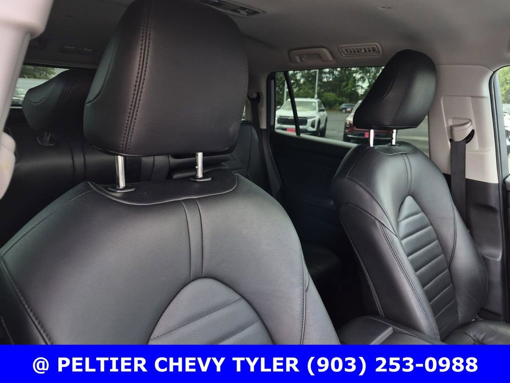 Used 2023 Toyota Highlander LE FWD image 13
