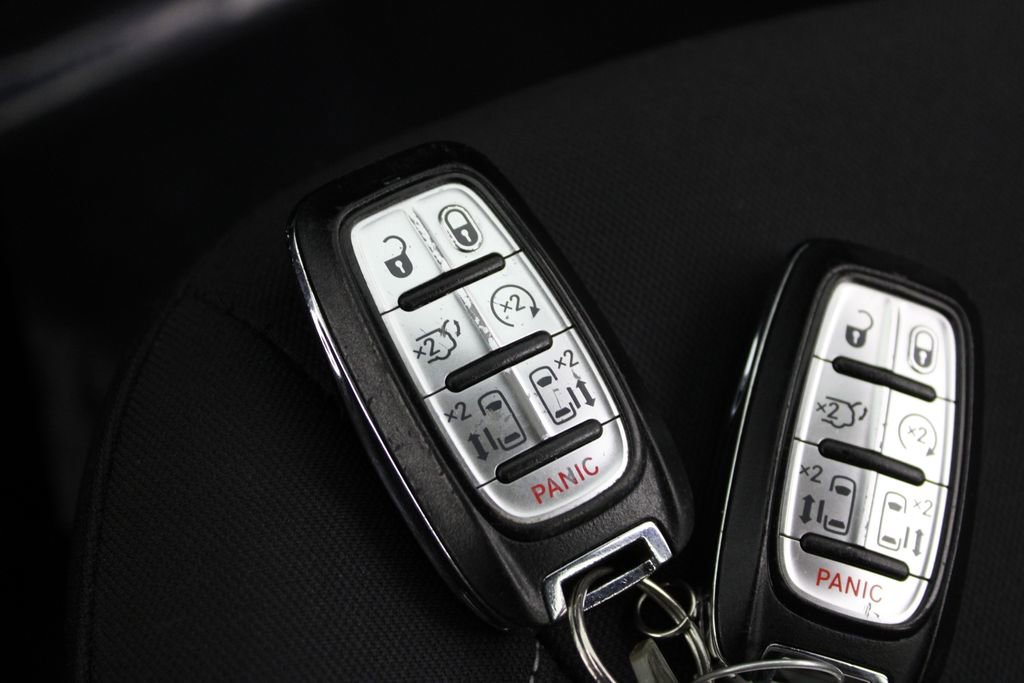 Used 2018 Chrysler Pacifica Touring Plus w/ S Appearance Package image 30