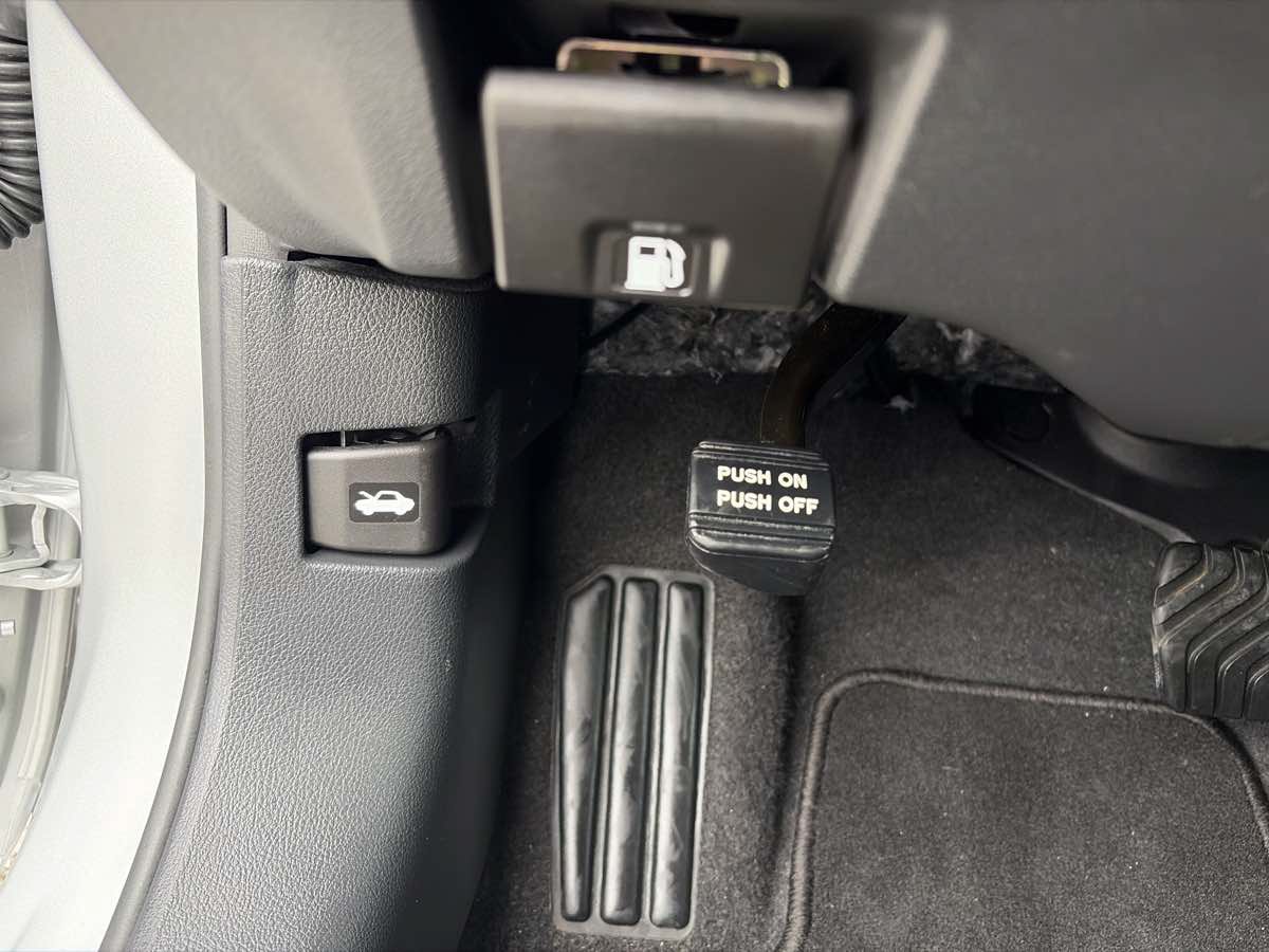 Used 2025 Nissan Altima 2.5 SV w/ SV Special Edition Package FWD image 37