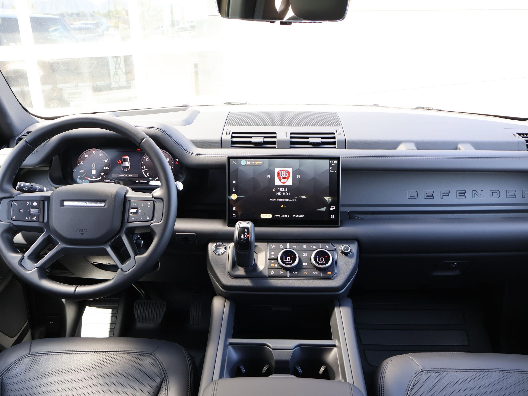 Certified 2025 Land Rover Defender 110 S AWD/4WD image 24