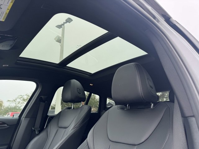 Used 2023 BMW X4 xDrive30i image 19