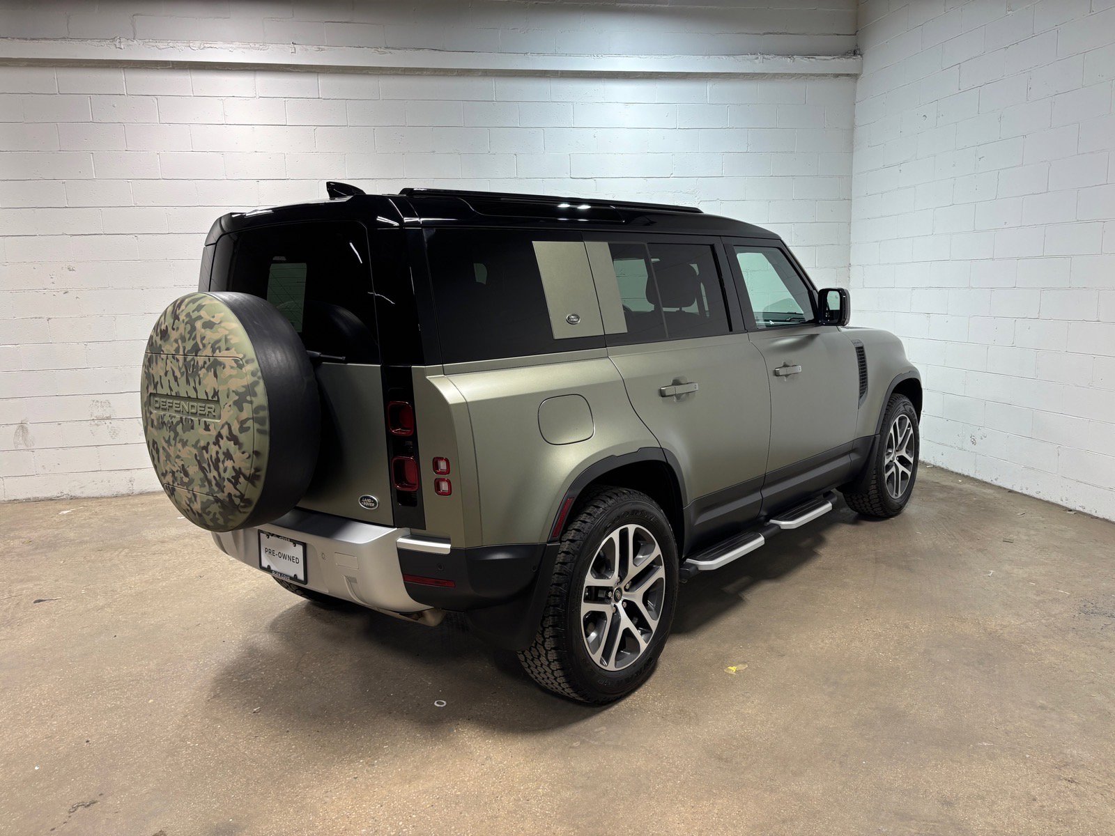Used 2020 Land Rover Defender 110 HSE AWD/4WD image 6