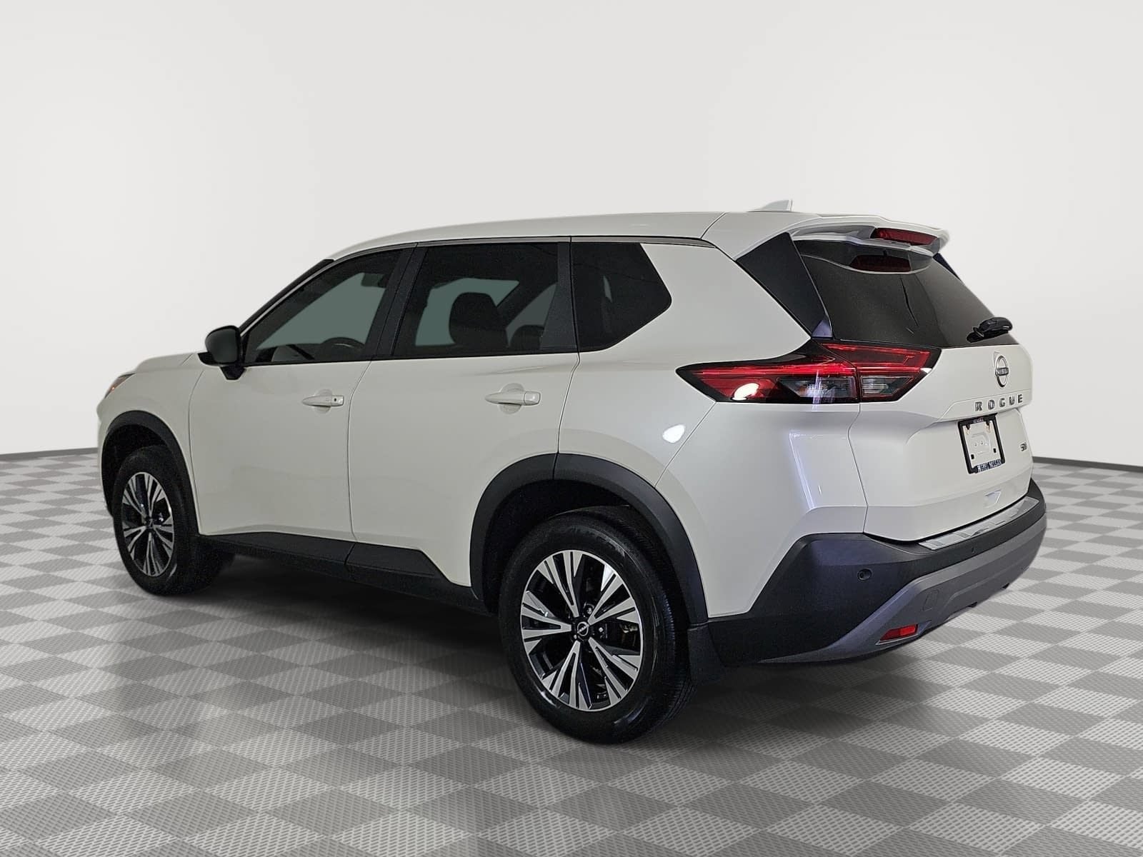 Used 2023 Nissan Rogue SV FWD image 6
