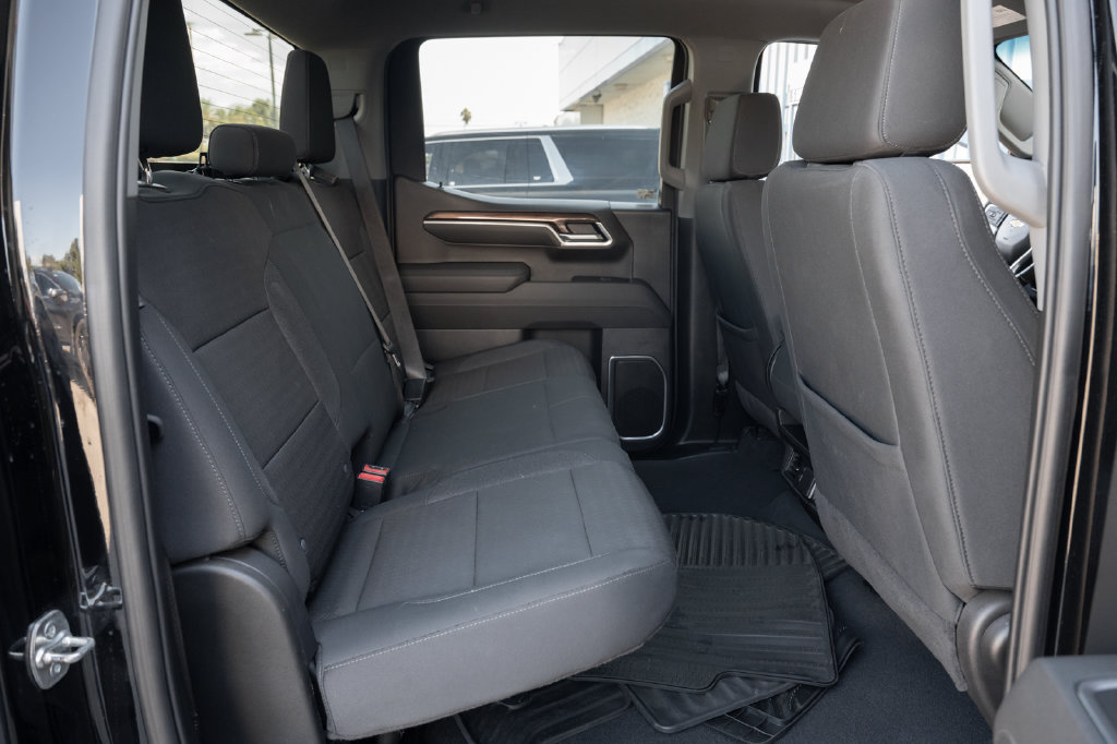 Used 2025 Chevrolet Silverado 1500 LT w/ LPO, Dark Essentials Package RWD image 39