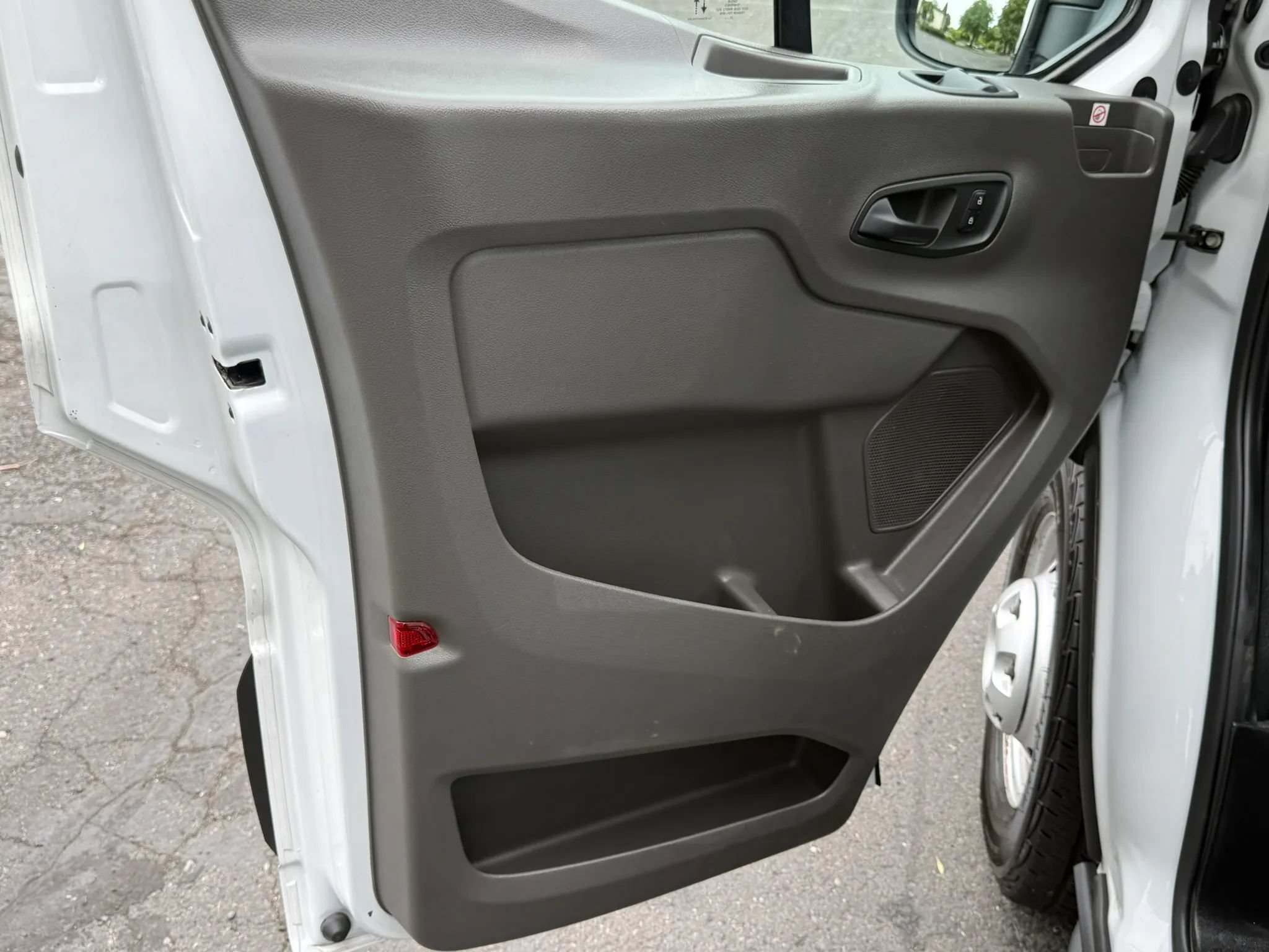 Used 2020 Ford Transit 350 Medium Roof RWD image 23