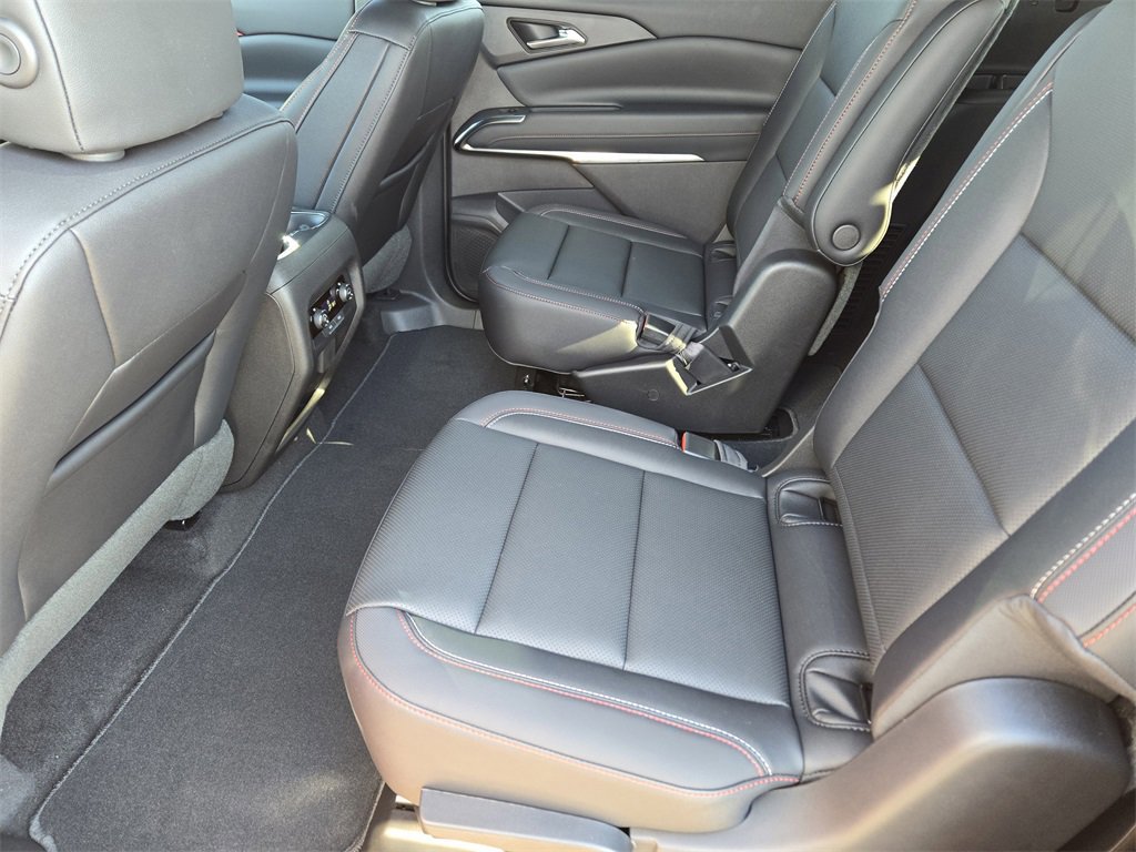 New 2026 Chevrolet Traverse Z71 w/ Driver Confidence Package image 15