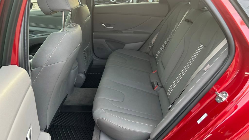 Used 2024 Hyundai Elantra SEL w/ Convenience Package image 20