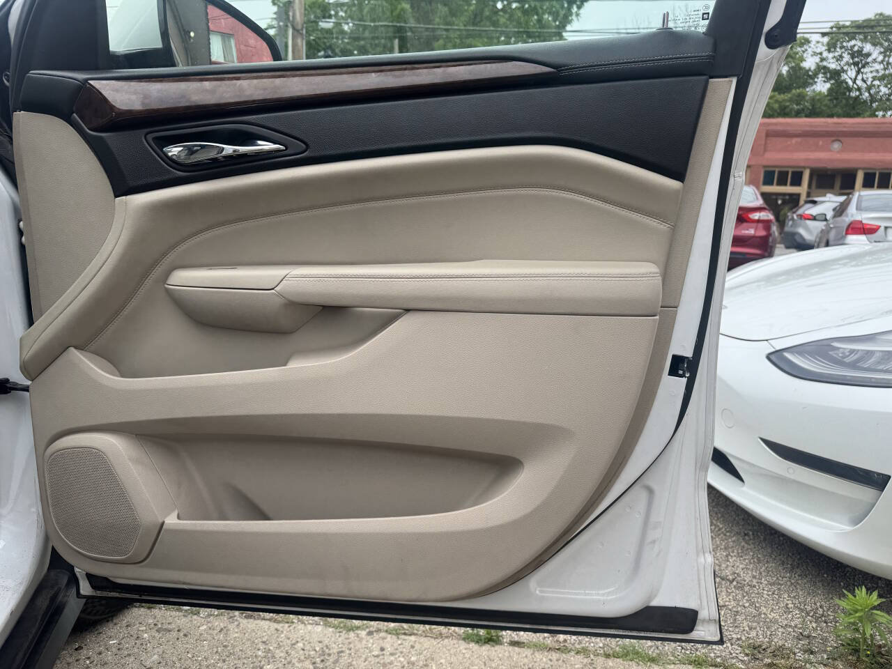 Used 2011 Cadillac SRX Luxury FWD image 35