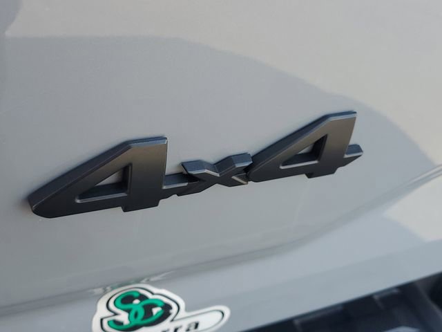 Used 2020 Toyota Tacoma TRD Sport w/ Technology Package AWD/4WD image 6