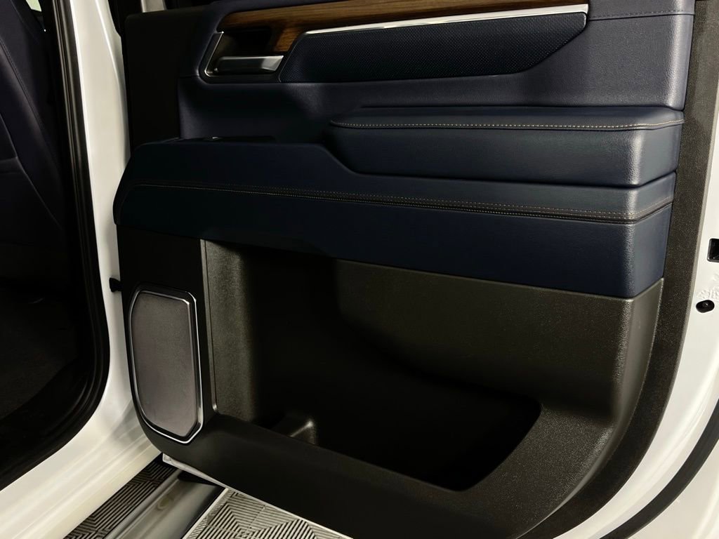 Used 2024 Chevrolet Silverado 2500 High Country w/ High Country Premium Package image 31