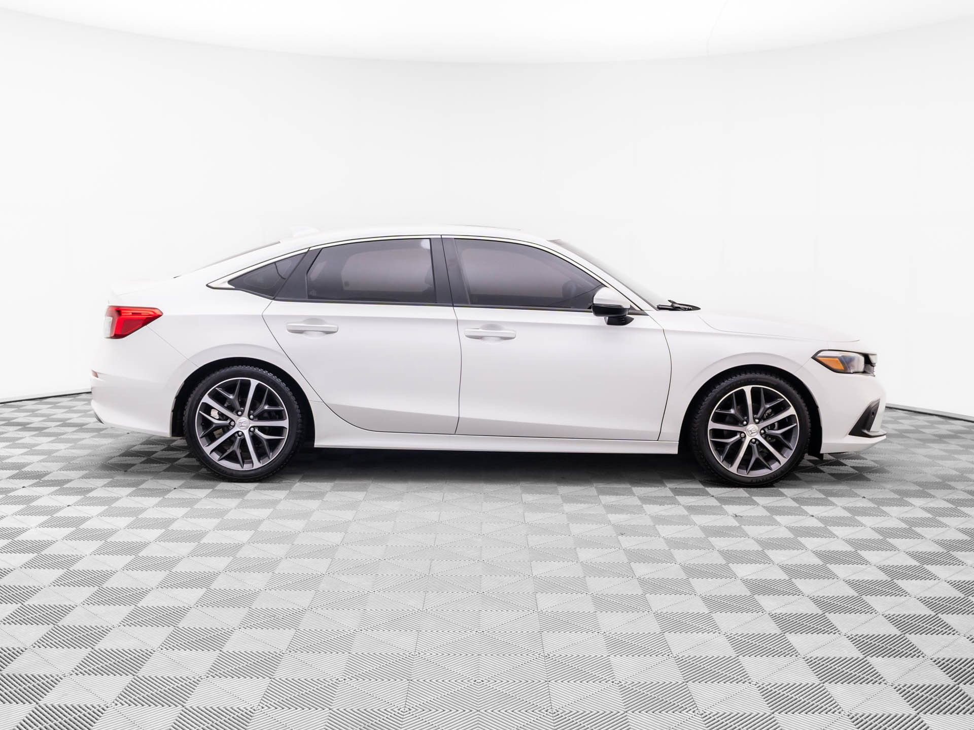Used 2023 Honda Civic Touring image 7